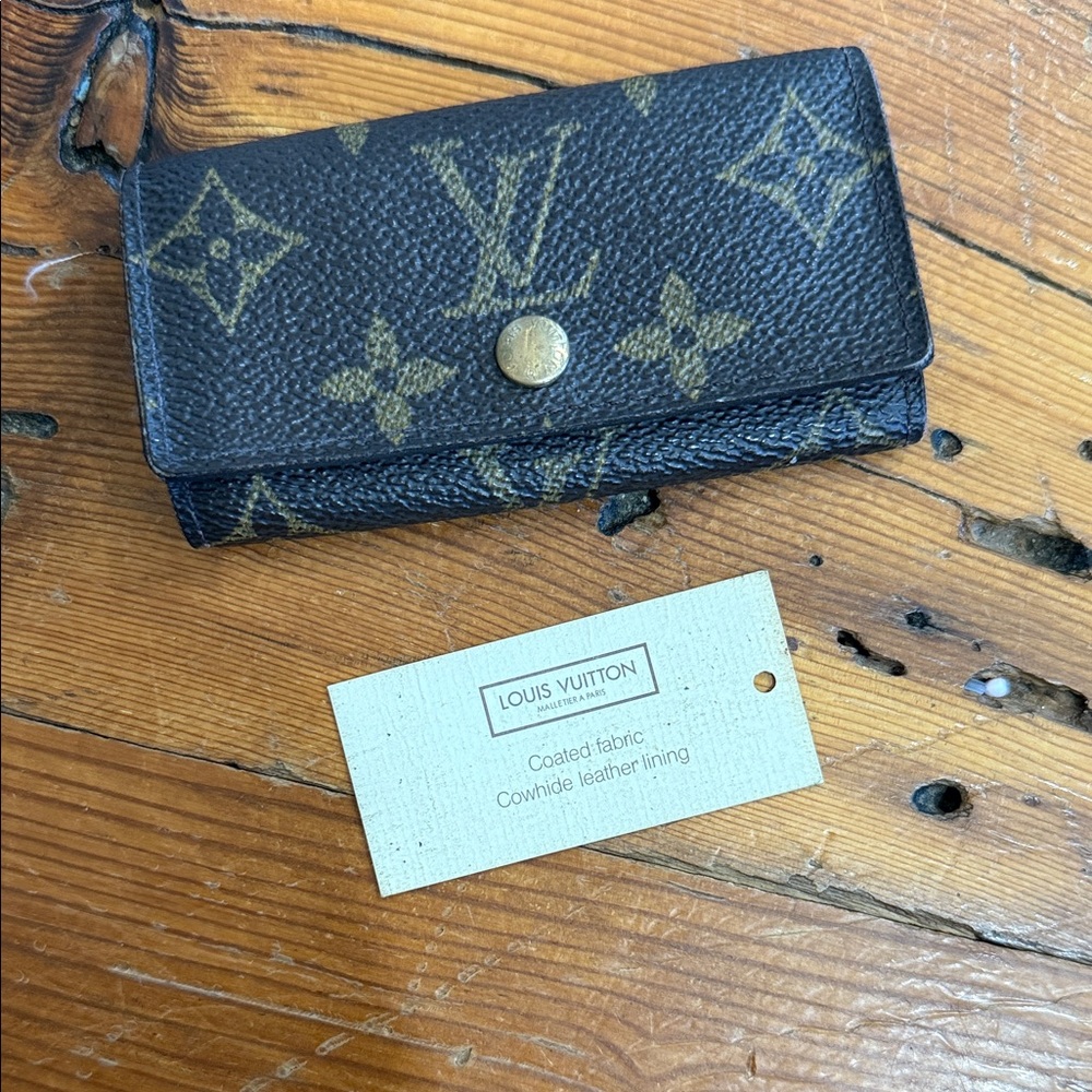Louis Vuitton Authentic Monogram Key Clasp Holder Keychain Wallet